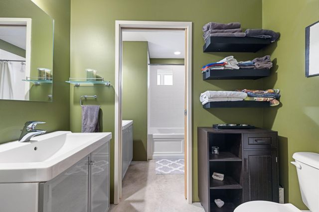 225 9th Street E 409, Saint Paul, MN 55101