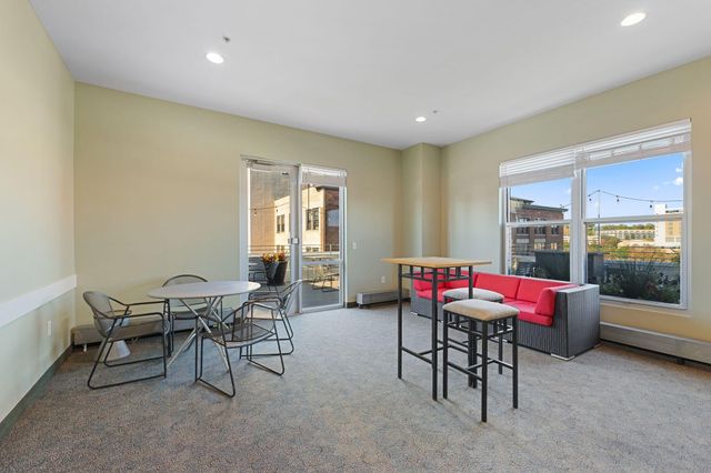 225 9th Street E 409, Saint Paul, MN 55101