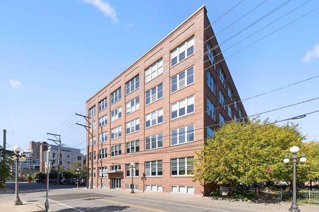 225 9th Street E 409, Saint Paul, MN 55101