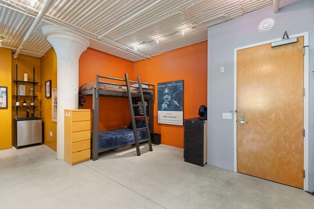 225 9th Street E 409, Saint Paul, MN 55101