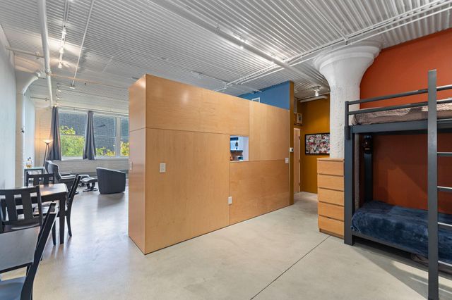 225 9th Street E 409, Saint Paul, MN 55101