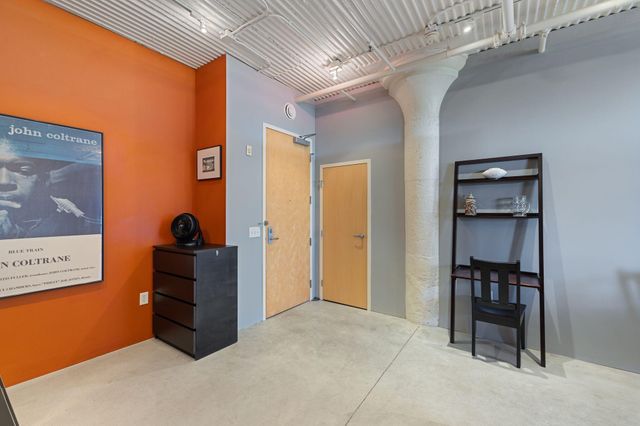 225 9th Street E 409, Saint Paul, MN 55101