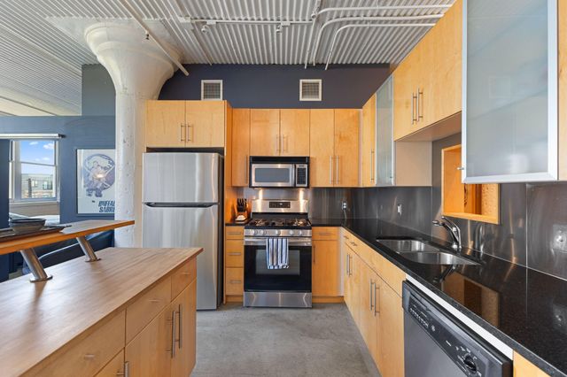 225 9th Street E 409, Saint Paul, MN 55101