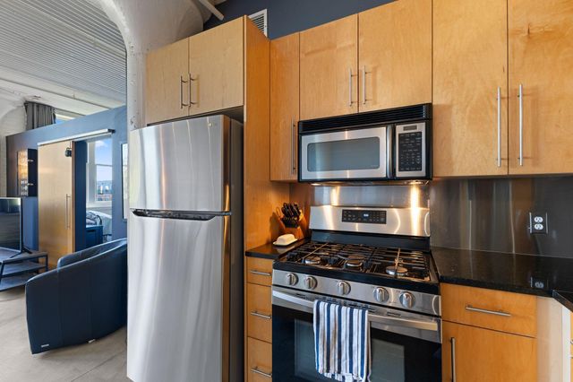 225 9th Street E 409, Saint Paul, MN 55101