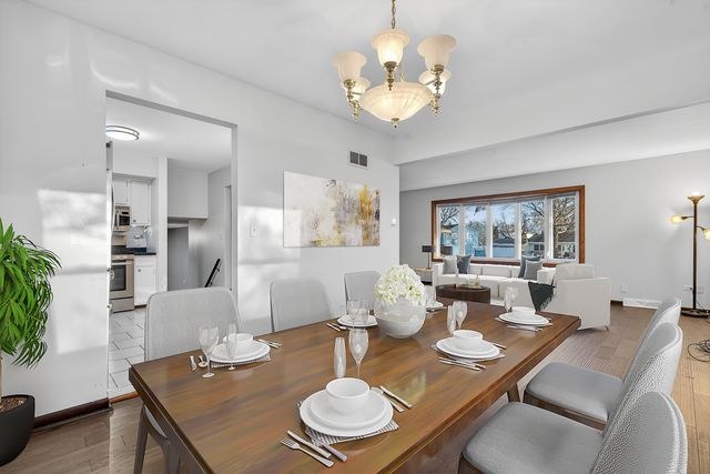 1790 Devonshire Court, Elgin, IL 60123