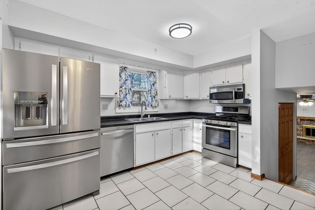 1790 Devonshire Court, Elgin, IL 60123