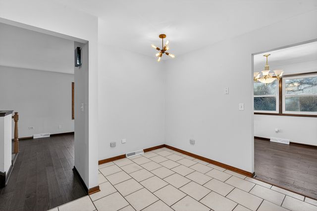 1790 Devonshire Court, Elgin, IL 60123