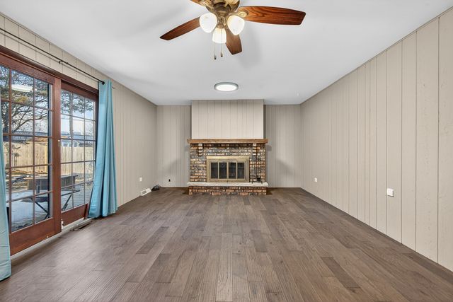 1790 Devonshire Court, Elgin, IL 60123