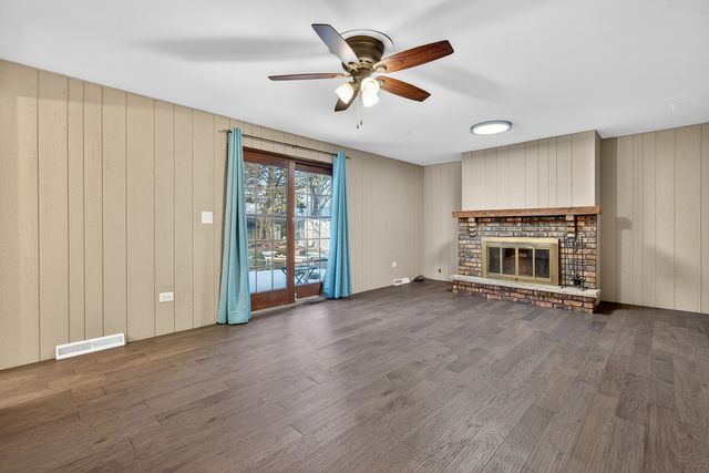 1790 Devonshire Court, Elgin, IL 60123