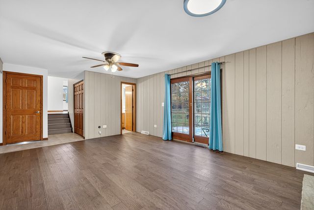 1790 Devonshire Court, Elgin, IL 60123