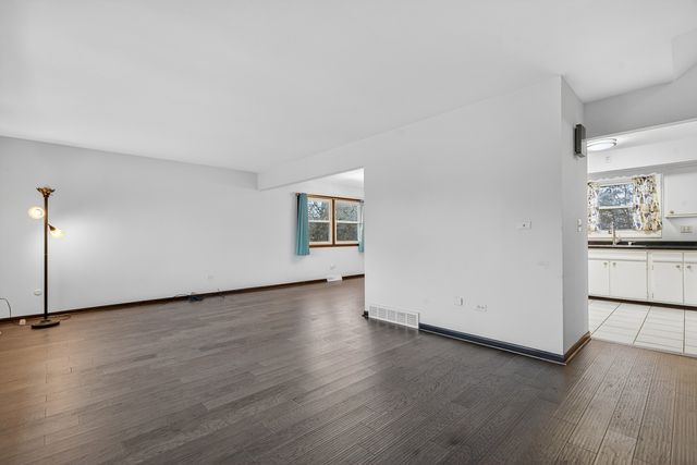 1790 Devonshire Court, Elgin, IL 60123