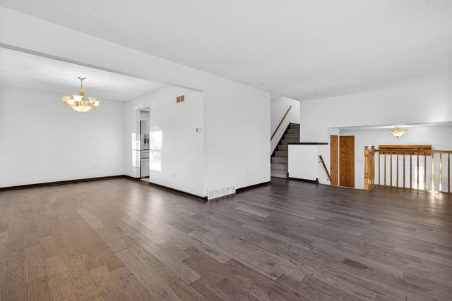 1790 Devonshire Court, Elgin, IL 60123