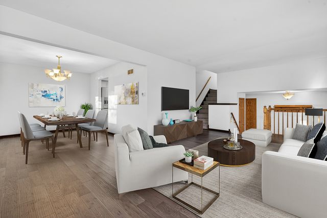 1790 Devonshire Court, Elgin, IL 60123