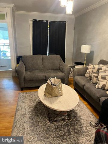 813 N FRONT ST, Reading, PA 19601