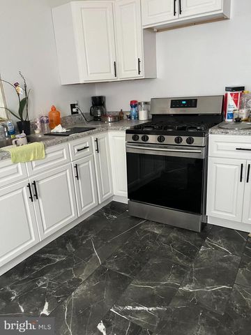 813 N FRONT ST, Reading, PA 19601