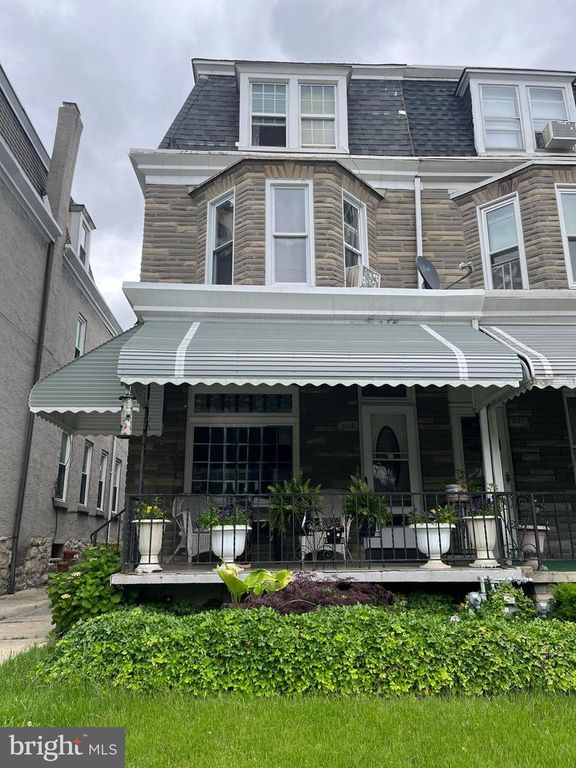 813 N FRONT ST, Reading, PA 19601