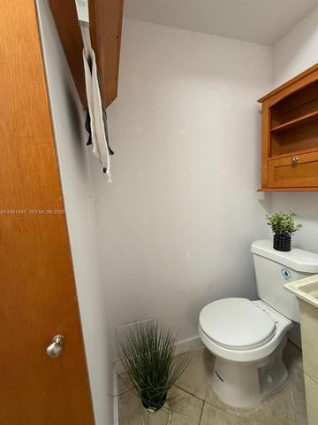 2815 NE 201st Ter L107, Aventura, FL 33180