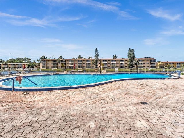 2815 NE 201st Ter L107, Aventura, FL 33180