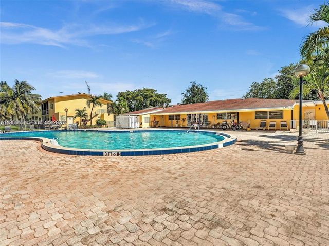 2815 NE 201st Ter L107, Aventura, FL 33180