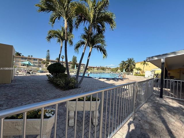 2815 NE 201st Ter L107, Aventura, FL 33180