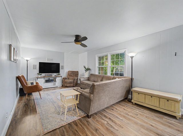 7800 Meadow Lane, Newburgh, IN 47630
