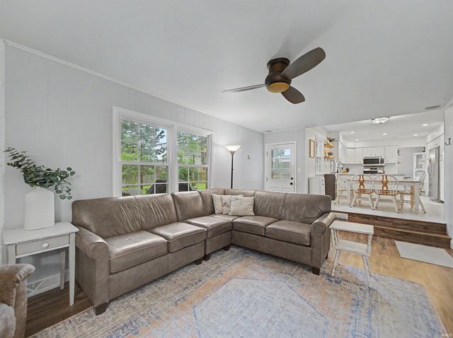 7800 Meadow Lane, Newburgh, IN 47630