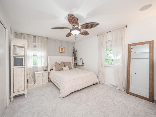 7800 Meadow Lane, Newburgh, IN 47630