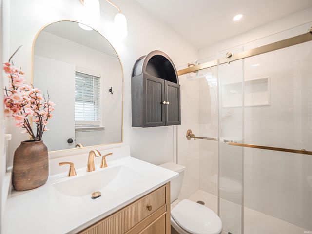 7800 Meadow Lane, Newburgh, IN 47630