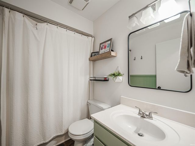 7800 Meadow Lane, Newburgh, IN 47630