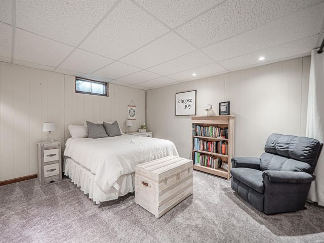 7800 Meadow Lane, Newburgh, IN 47630