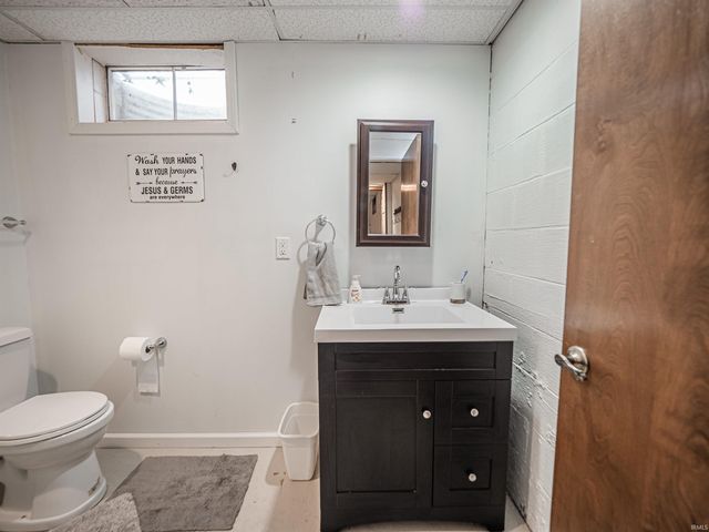 7800 Meadow Lane, Newburgh, IN 47630