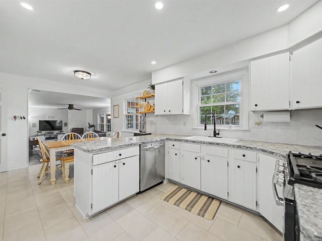 7800 Meadow Lane, Newburgh, IN 47630