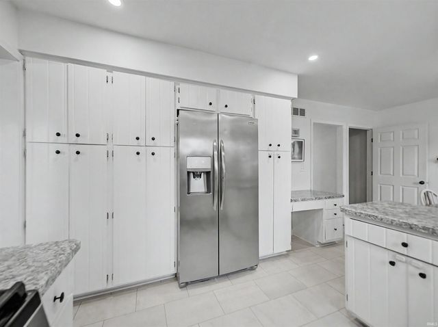 7800 Meadow Lane, Newburgh, IN 47630