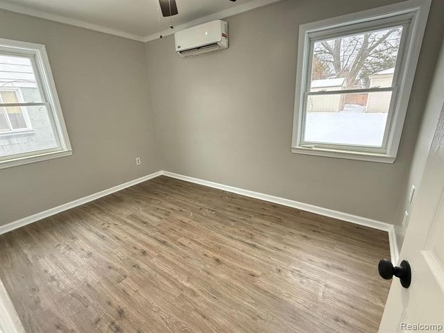 7331 Drexel Street, Dearborn Heights, MI 48127