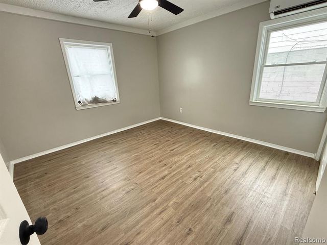 7331 Drexel Street, Dearborn Heights, MI 48127