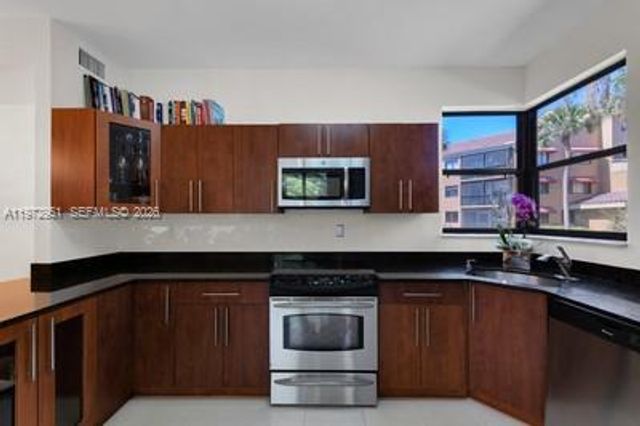 15533 N Miami Lakeway N 15533, Miami Lakes, FL 33014