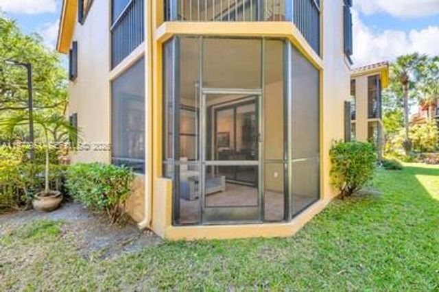 15533 N Miami Lakeway N 15533, Miami Lakes, FL 33014