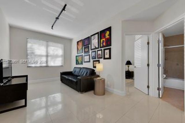 15533 N Miami Lakeway N 15533, Miami Lakes, FL 33014