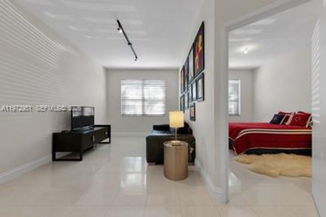 15533 N Miami Lakeway N 15533, Miami Lakes, FL 33014