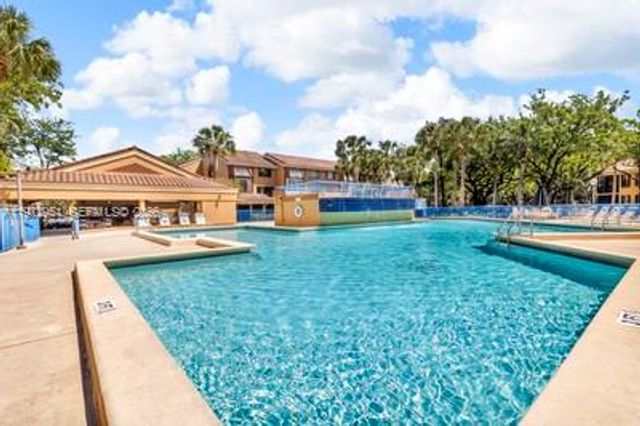 15533 N Miami Lakeway N 15533, Miami Lakes, FL 33014