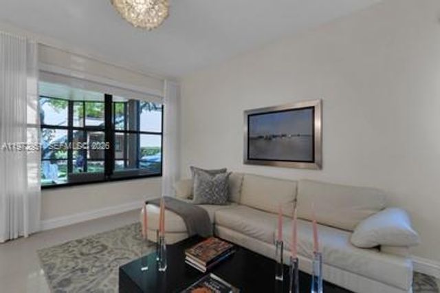 15533 N Miami Lakeway N 15533, Miami Lakes, FL 33014