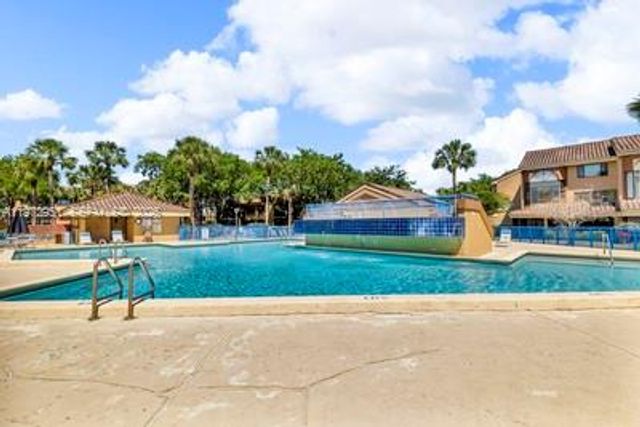 15533 N Miami Lakeway N 15533, Miami Lakes, FL 33014