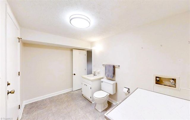 101 Shady Oak Court, Clemmons, NC 27012