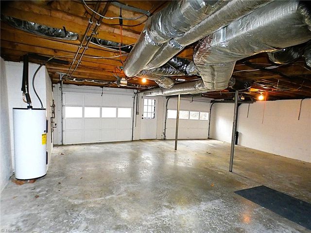 101 Shady Oak Court, Clemmons, NC 27012