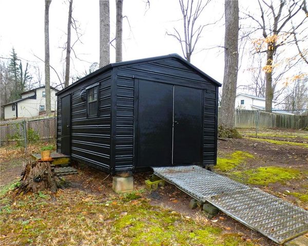 101 Shady Oak Court, Clemmons, NC 27012