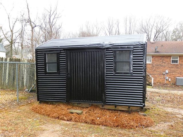 101 Shady Oak Court, Clemmons, NC 27012