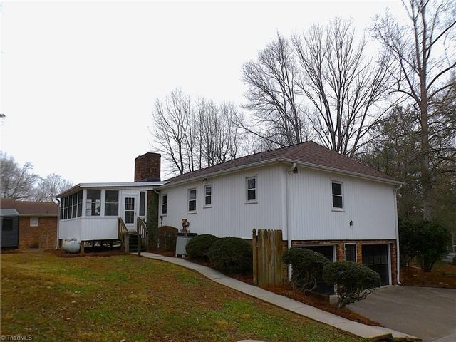 101 Shady Oak Court, Clemmons, NC 27012