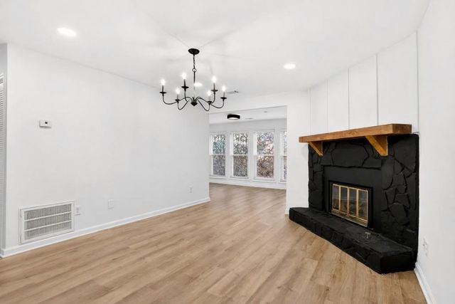 3113 Lake Pointe Circle, Roswell, GA 30075