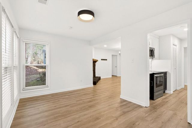 3113 Lake Pointe Circle, Roswell, GA 30075