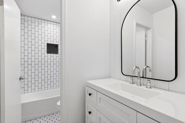 3113 Lake Pointe Circle, Roswell, GA 30075